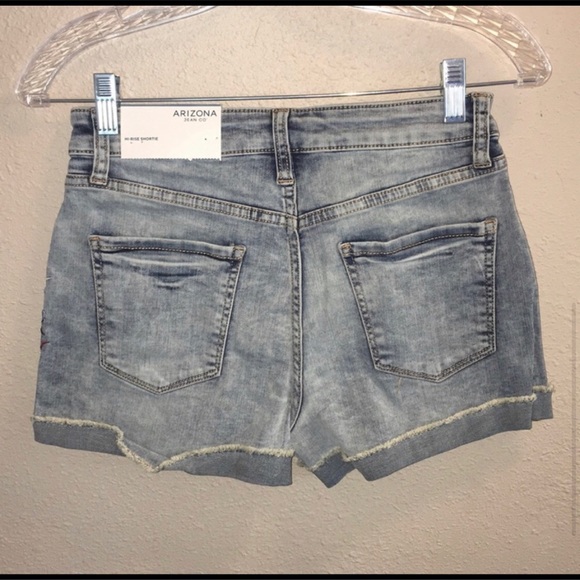 Women’s/Juniors Arizona Jean Co High Waisted 2 1/2” Denim Shorts Size 5 NWT - Picture 7 of 8